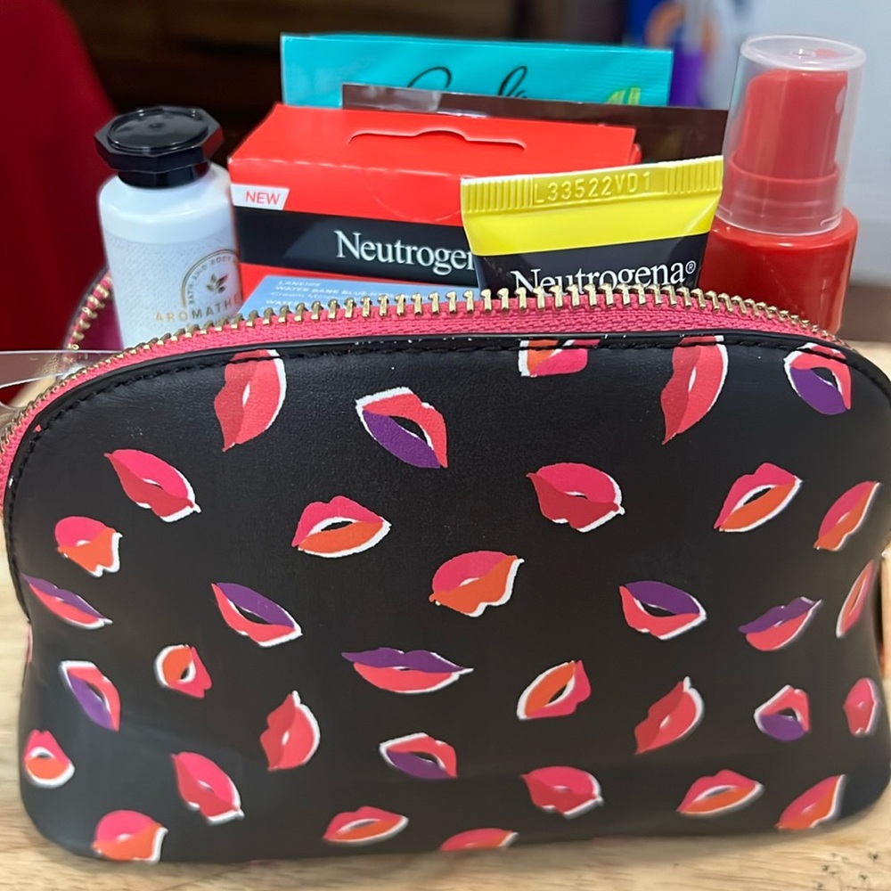 Mystery make up bag/skincare